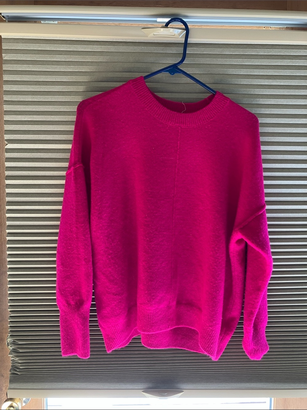 Vince Camuto Women’s Sz M Vibrant Fushia Longsleeve Crewneck Pullover Sweater